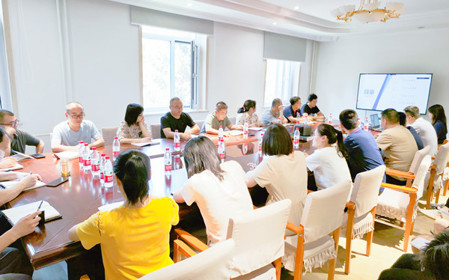 標(biāo)題：研究中心召開(kāi)研發(fā)工作推進(jìn)會(huì)暨落實(shí)“十四五”規(guī)劃研討交流會(huì)
瀏覽次數(shù)：915
發(fā)表時(shí)間：2024-07-23